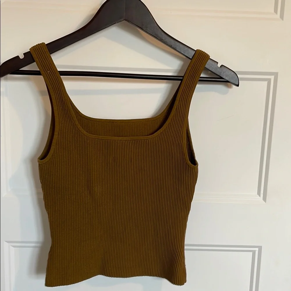 Ribbed Tank Top - Picture 3 of 4